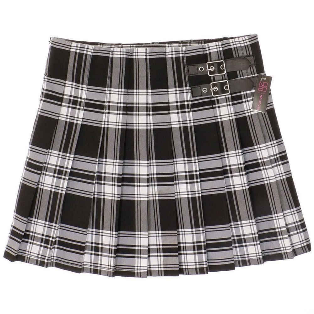 Black and White plaid skirt